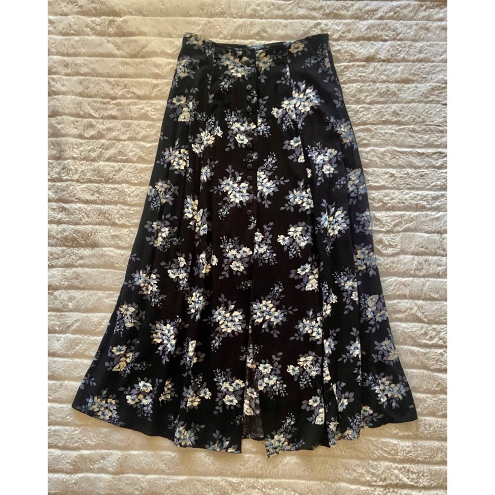 Beautiful Vintage Button-up Floral Skirt